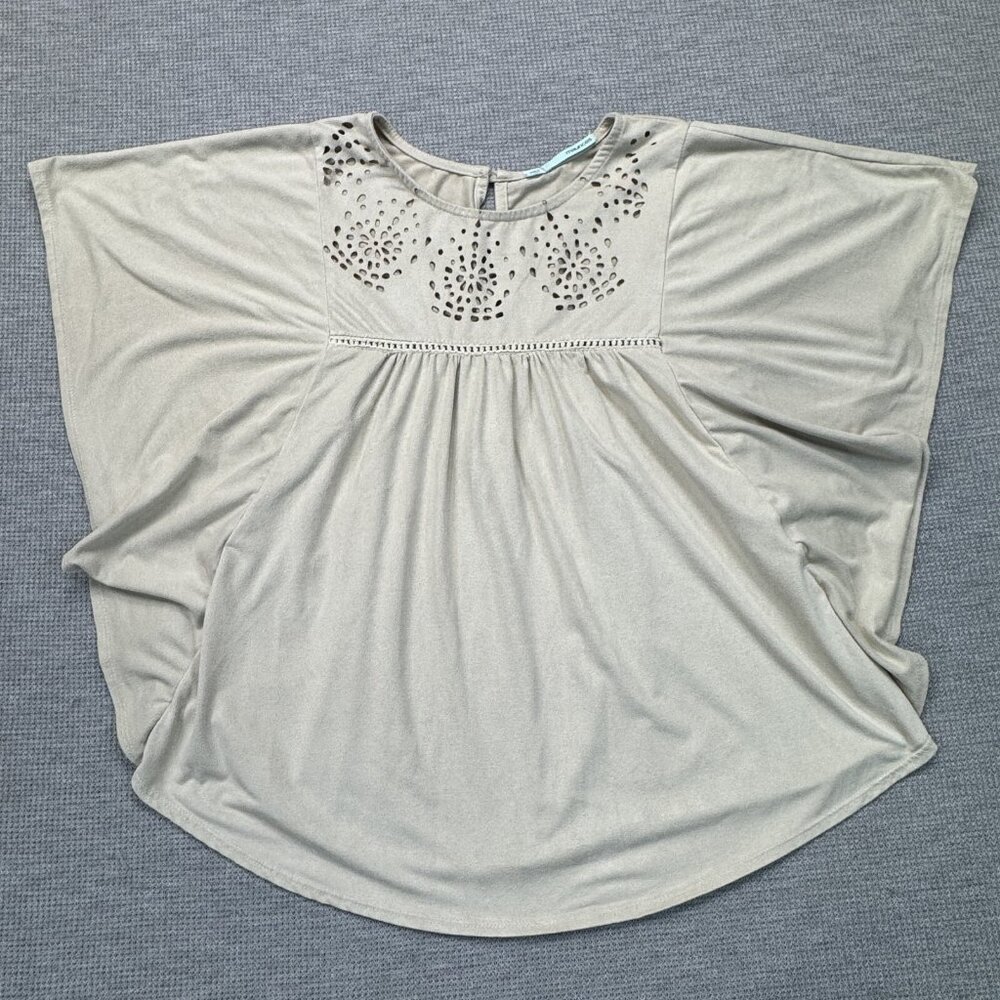 Maurices Womens Beige Tan Eyelet Blouse Short Dolman Sleeves Keyhole Size Small - Picture 4 of 15
